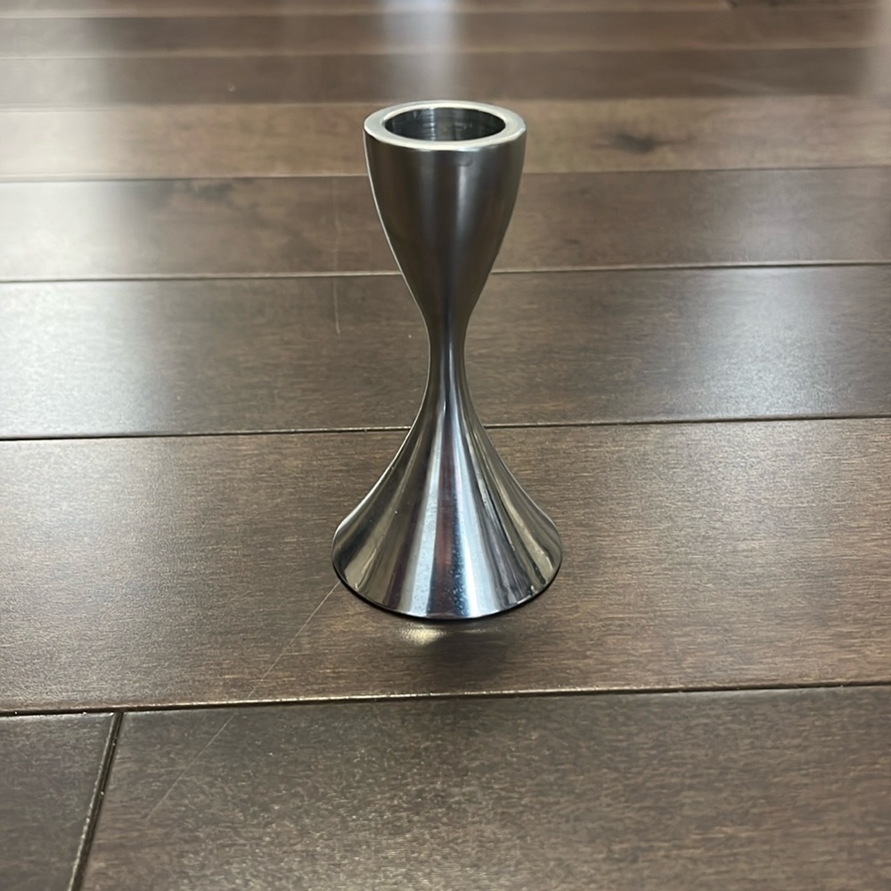 Umbra candle holder
